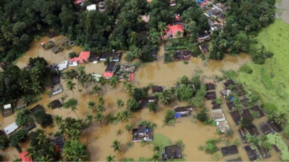 Ινδία: Εκτοξεύτηκε στους 324 ο αριθμός των νεκρών από τις πλημμύρες!